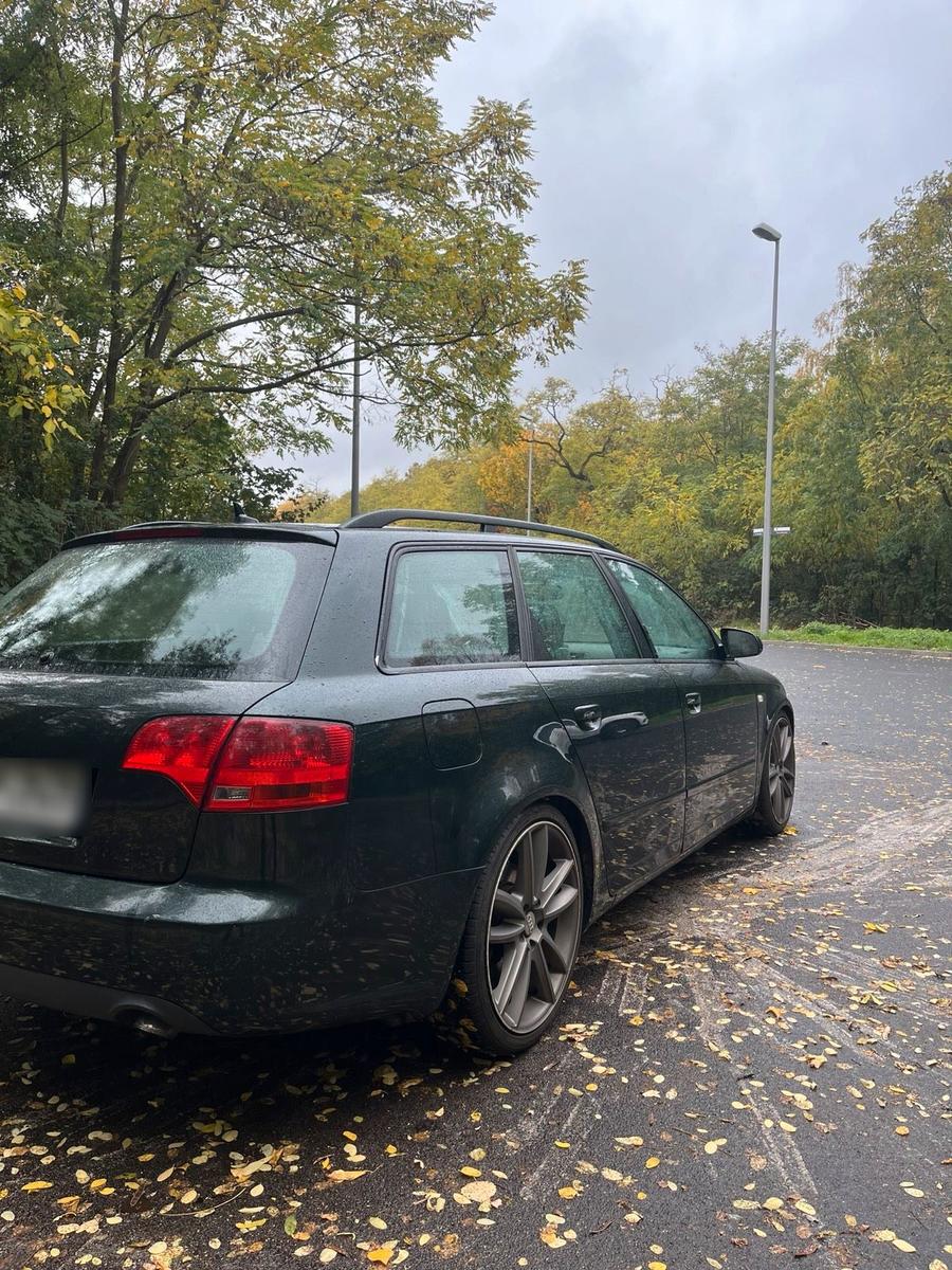 Audi A4 2005 — салон