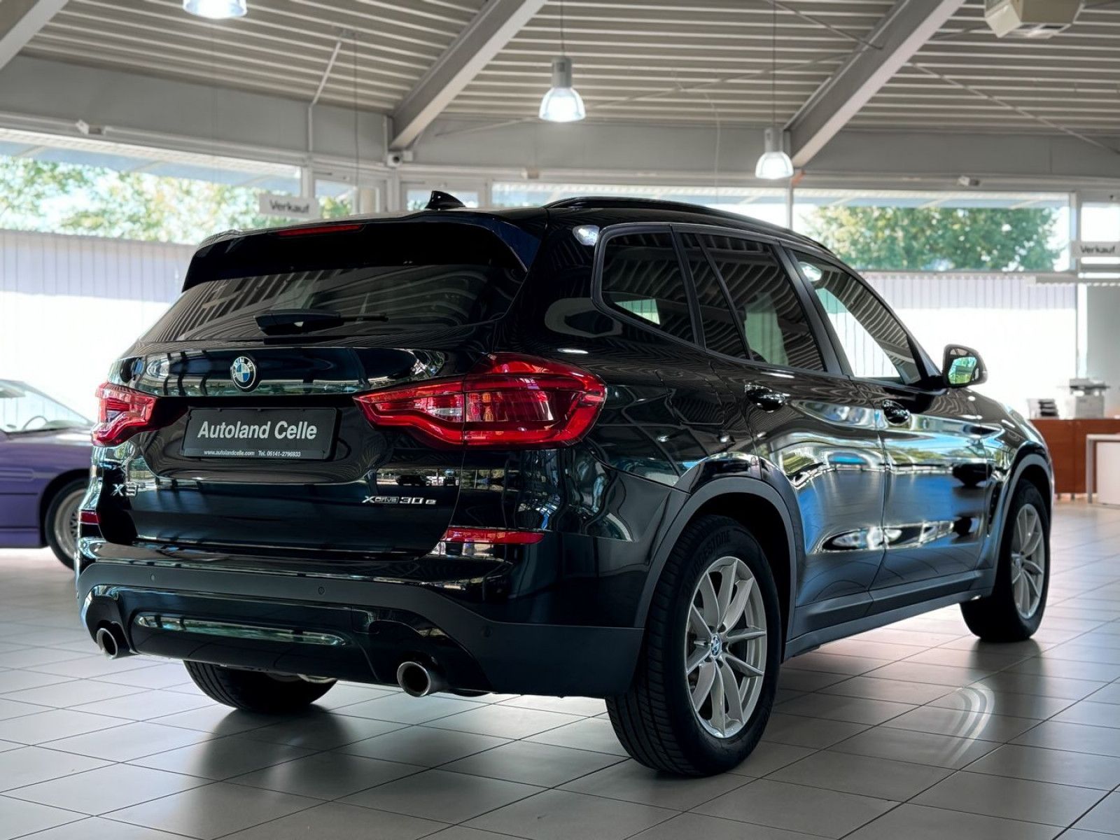 Fahrzeugabbildung BMW X3 xD30e Panorama HUD DAB Sport Individual HiFi