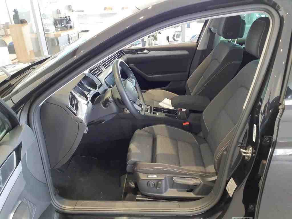 Volkswagen Passat Variant - Bild 10