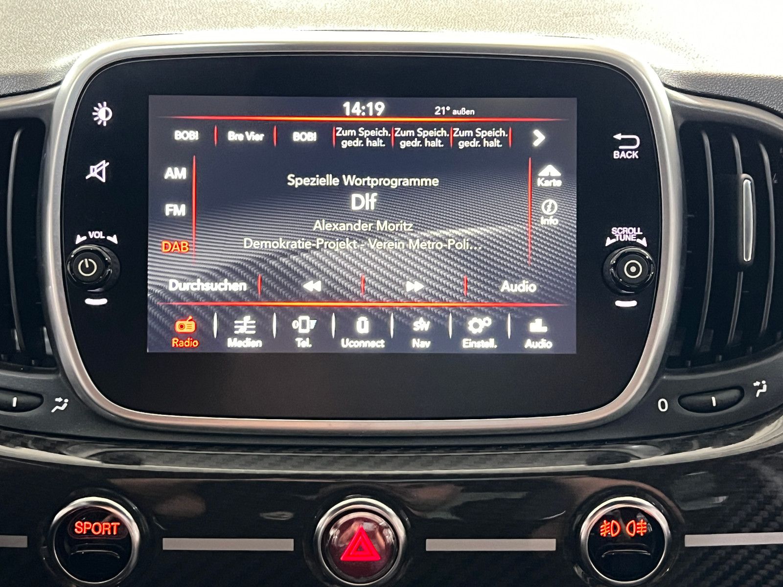 Fahrzeugabbildung Abarth Abarth 695 Rivale 175th Anniversary CARBON AKRAP