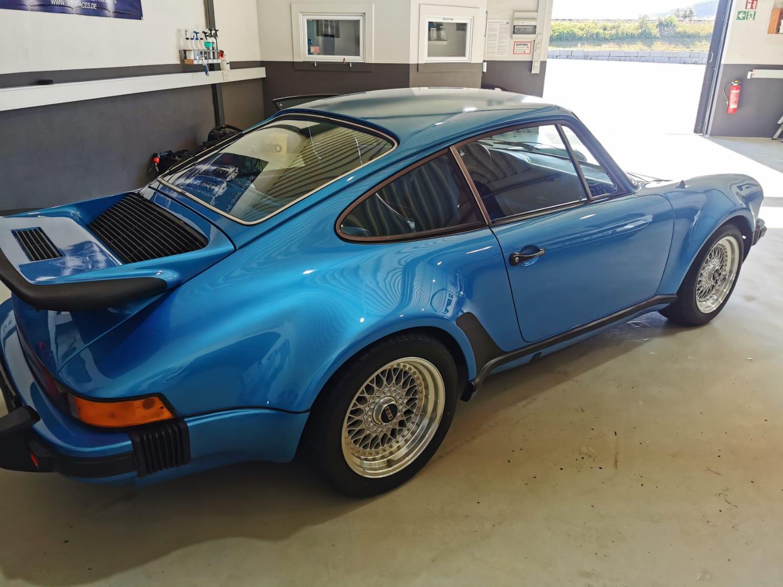 Porsche 911 3.0 turbo Modell 77