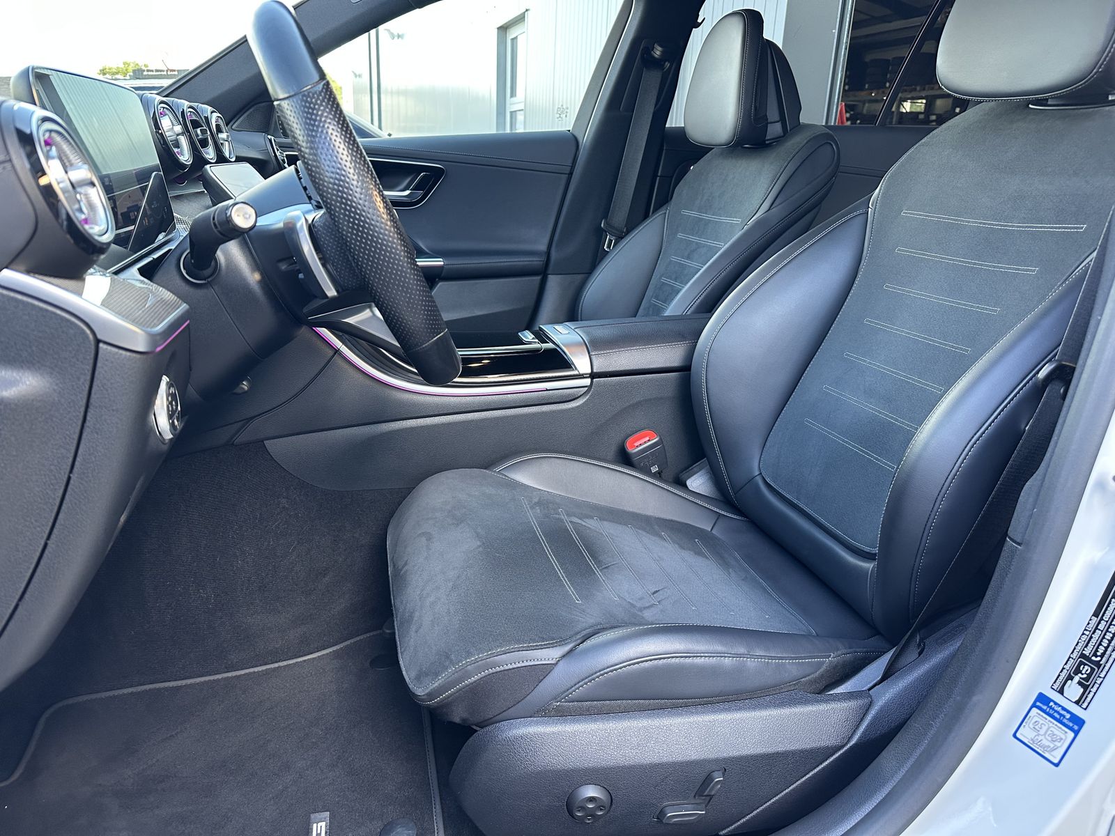 Fahrzeugabbildung Mercedes-Benz C 220d T AMG-Line NAV+LED+AHK+19ZOLL+STANDHEIZUN