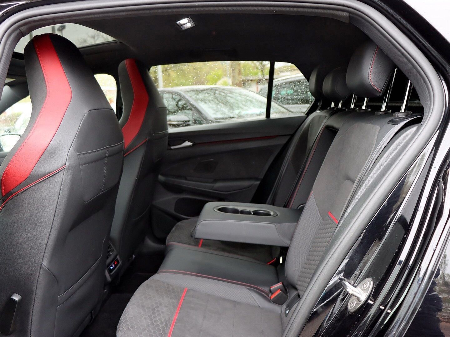 Volkswagen Golf GTI VIII Clubsport 2.0 TSI OPF DSG PANO/DCC foto 6