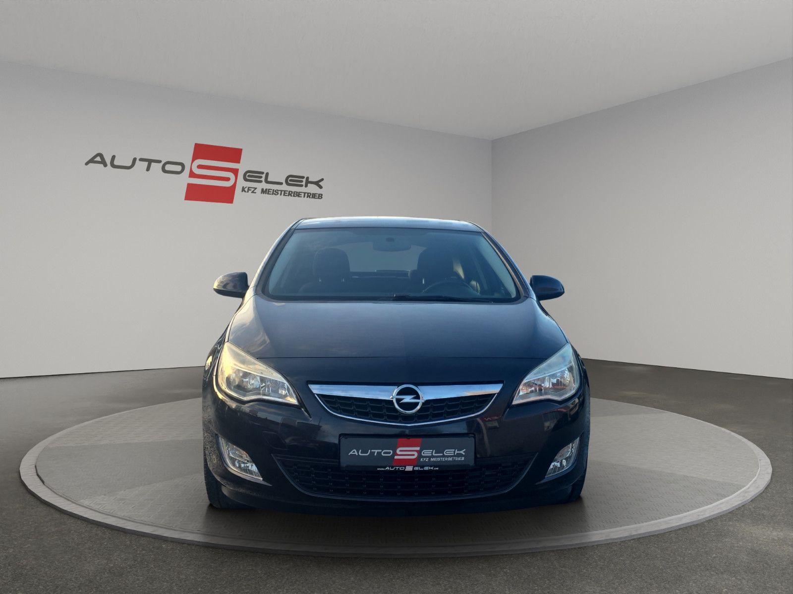 Fahrzeugabbildung Opel Astra J Edition*Klima*Tüv und Service NEU