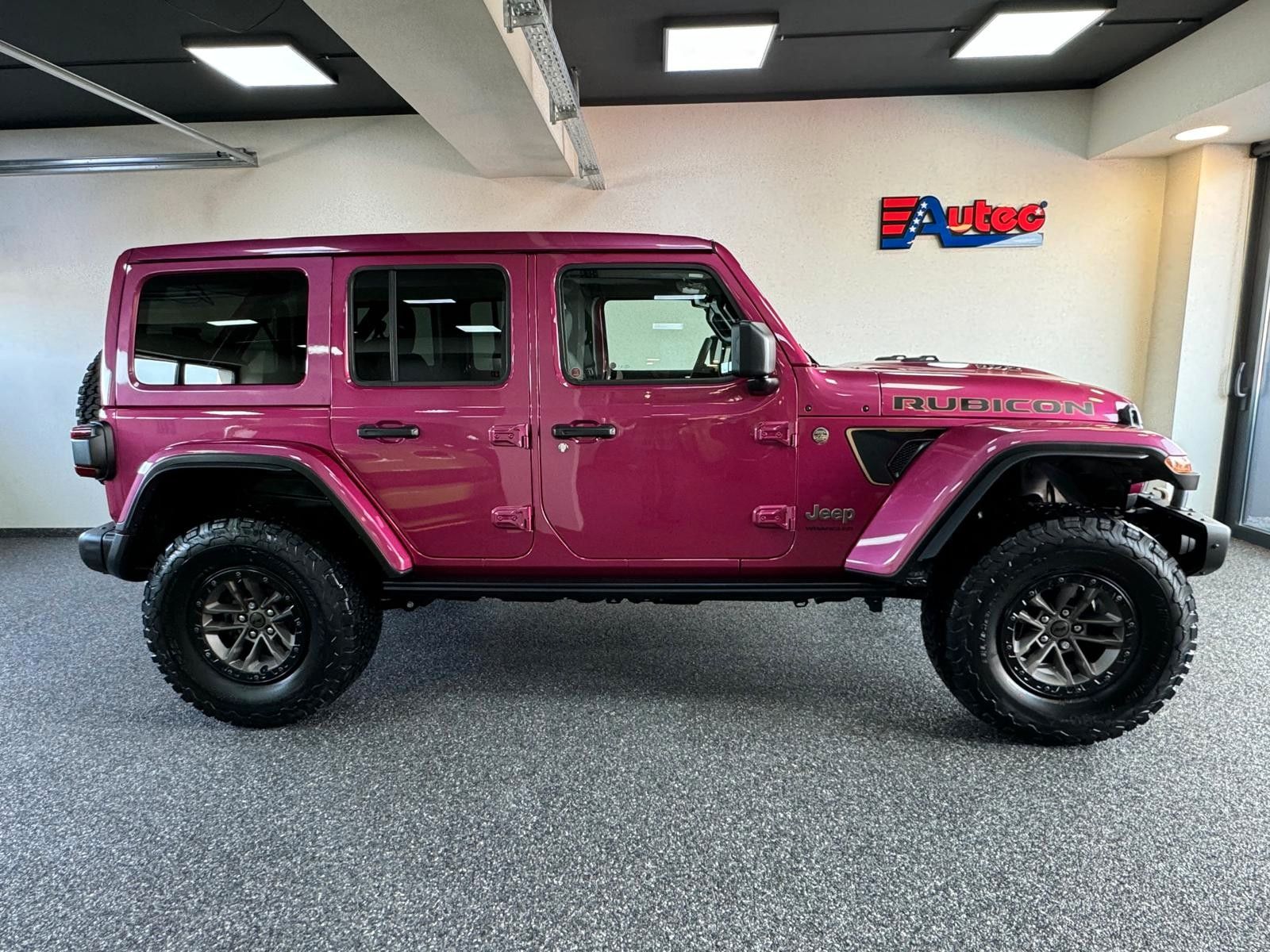 Fahrzeugabbildung Jeep 392 FINAL EDIT. 6.4L-V8 SKY ONE-WINDE-AHK 3.5To.