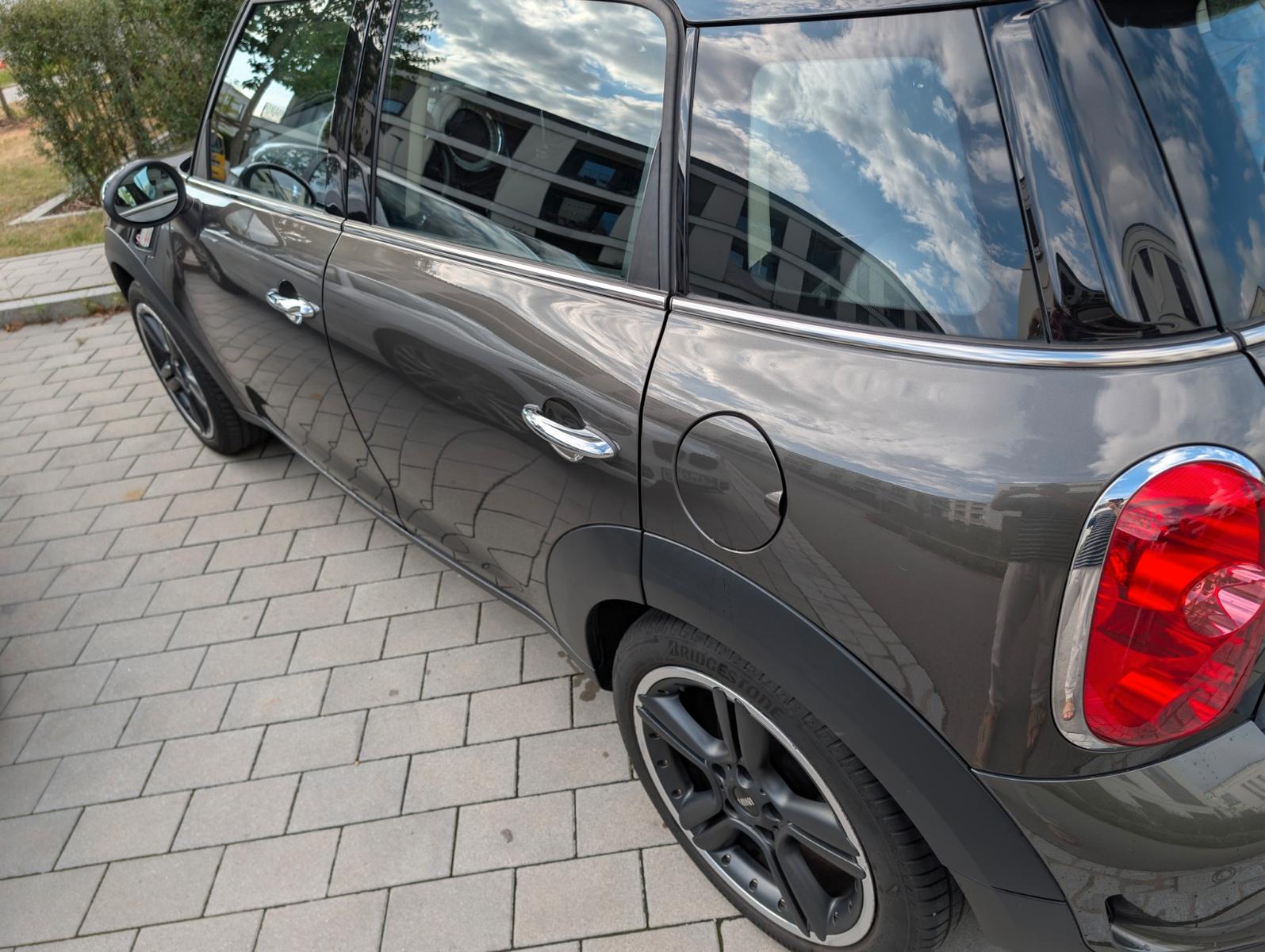 MINI Countryman S / TÜV NEU / AHK / NAVI 