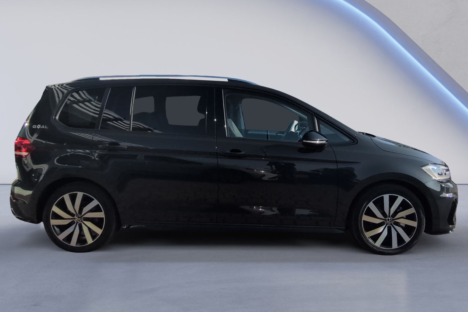 Touran 1.5 TSI DSG R Line 7Sitzer+AHK+PANO+MATRI