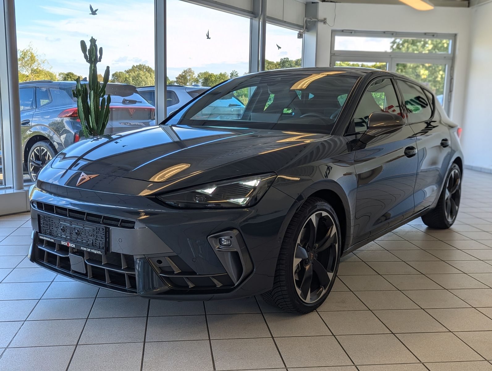 CUPRA Leon 1.5 eTSI DSG Dynamic-Edge-Assist-XL Memory - Image 3