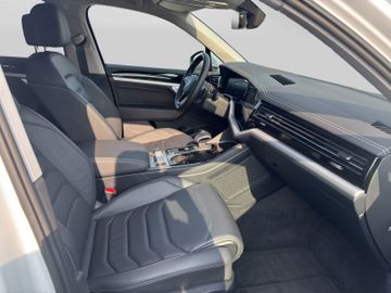 Volkswagen Touareg - 4