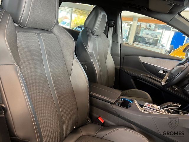 Fahrzeugabbildung Peugeot 3008 Hybrid 225 GT Pano Night Vision Rück.kam