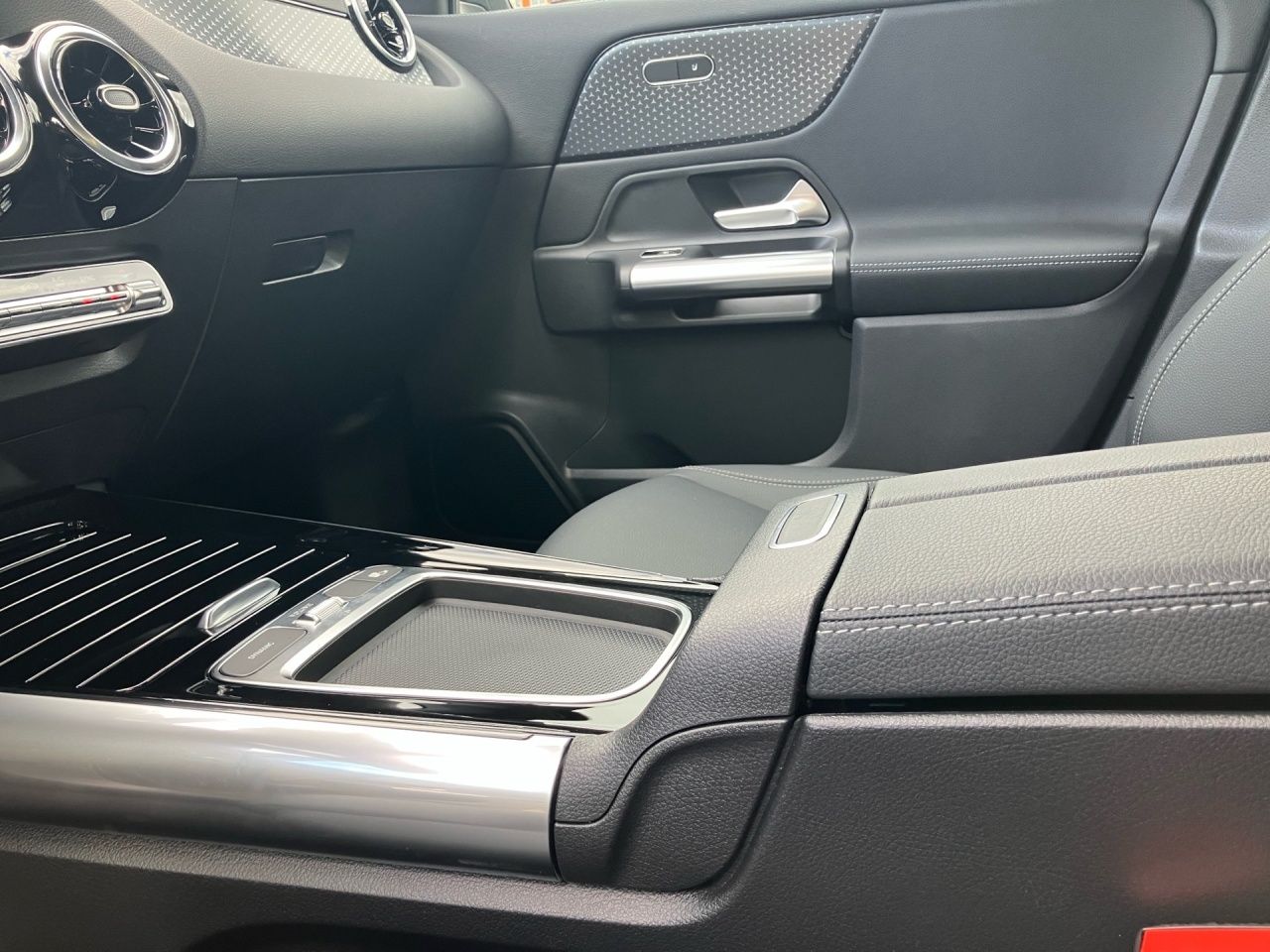 Fahrzeugabbildung Mercedes-Benz GLA 200 d AHK+MULTIBEAM+EL.HECKKL+KAMERA+SHZ+
