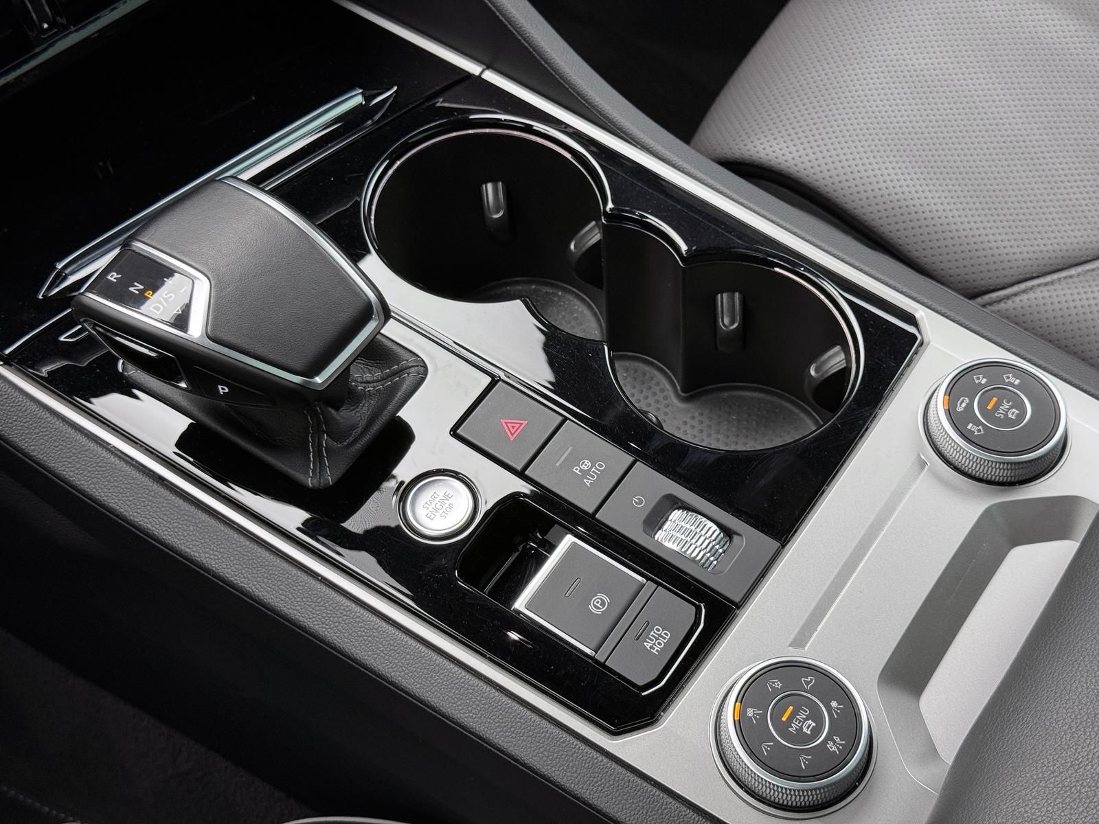 Fahrzeugabbildung Volkswagen 4.0 TDI V8*R-LINE*STANDHZ*DYNAUDIO*LUFT*PANO*AHK