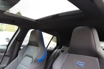 Volkswagen Golf VIII Lim. R 20 Years 4M Leder Pano