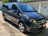 Mercedes-Benz V 250 d lang / 360/6.Sitzer