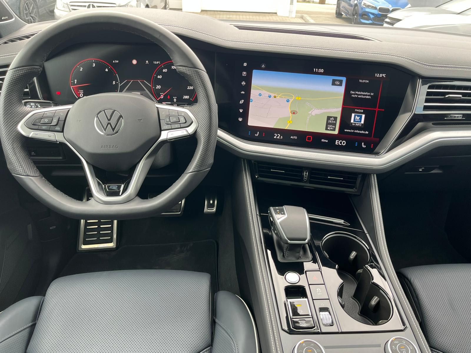 Fahrzeugabbildung Volkswagen Touareg 3.0TDI 4M R-Line VOLL Black 22" UPE 114T