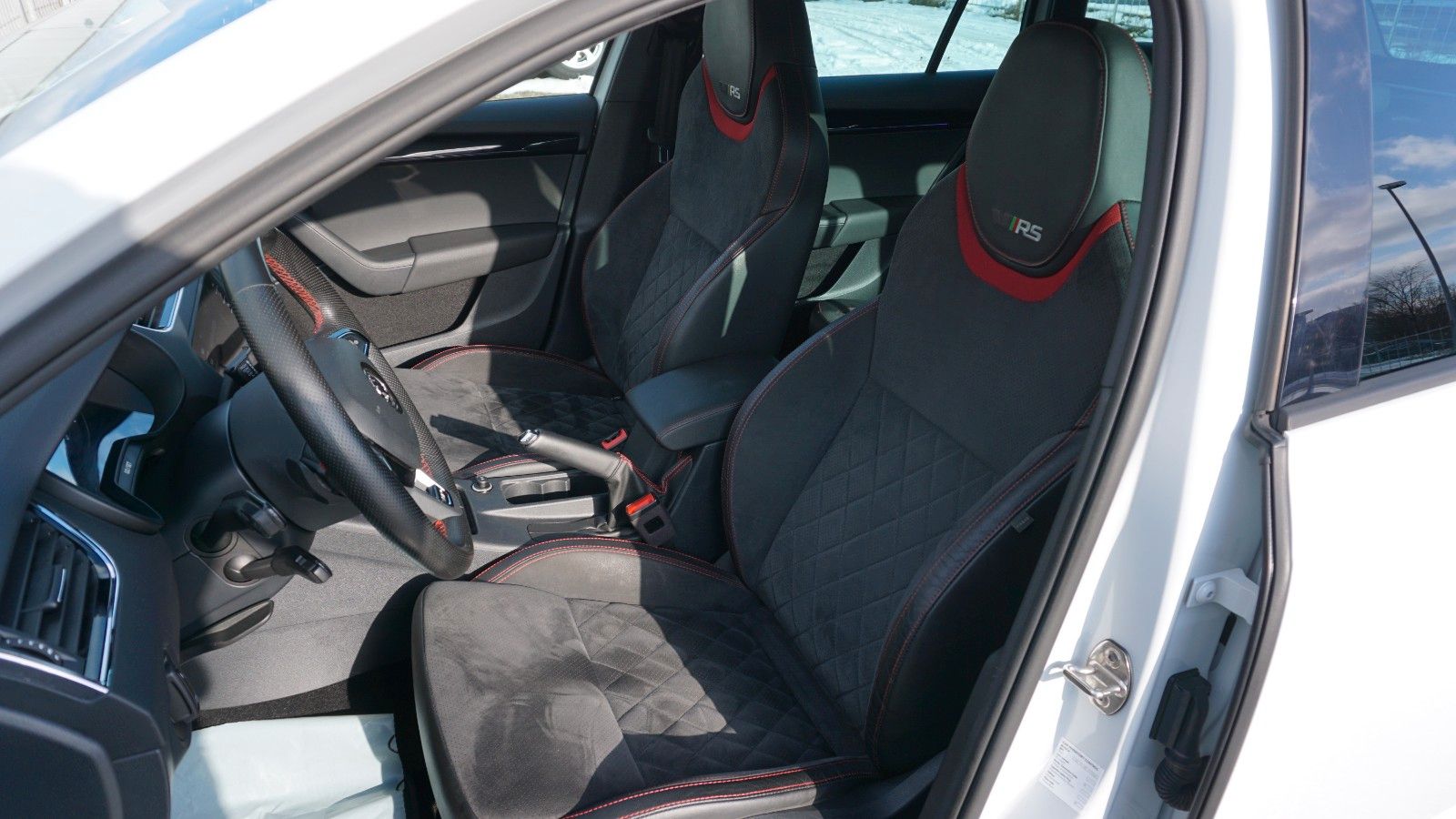 Fahrzeugabbildung SKODA Octavia Combi RS,DSG, Navi,ACC,Memory,LED,+WR