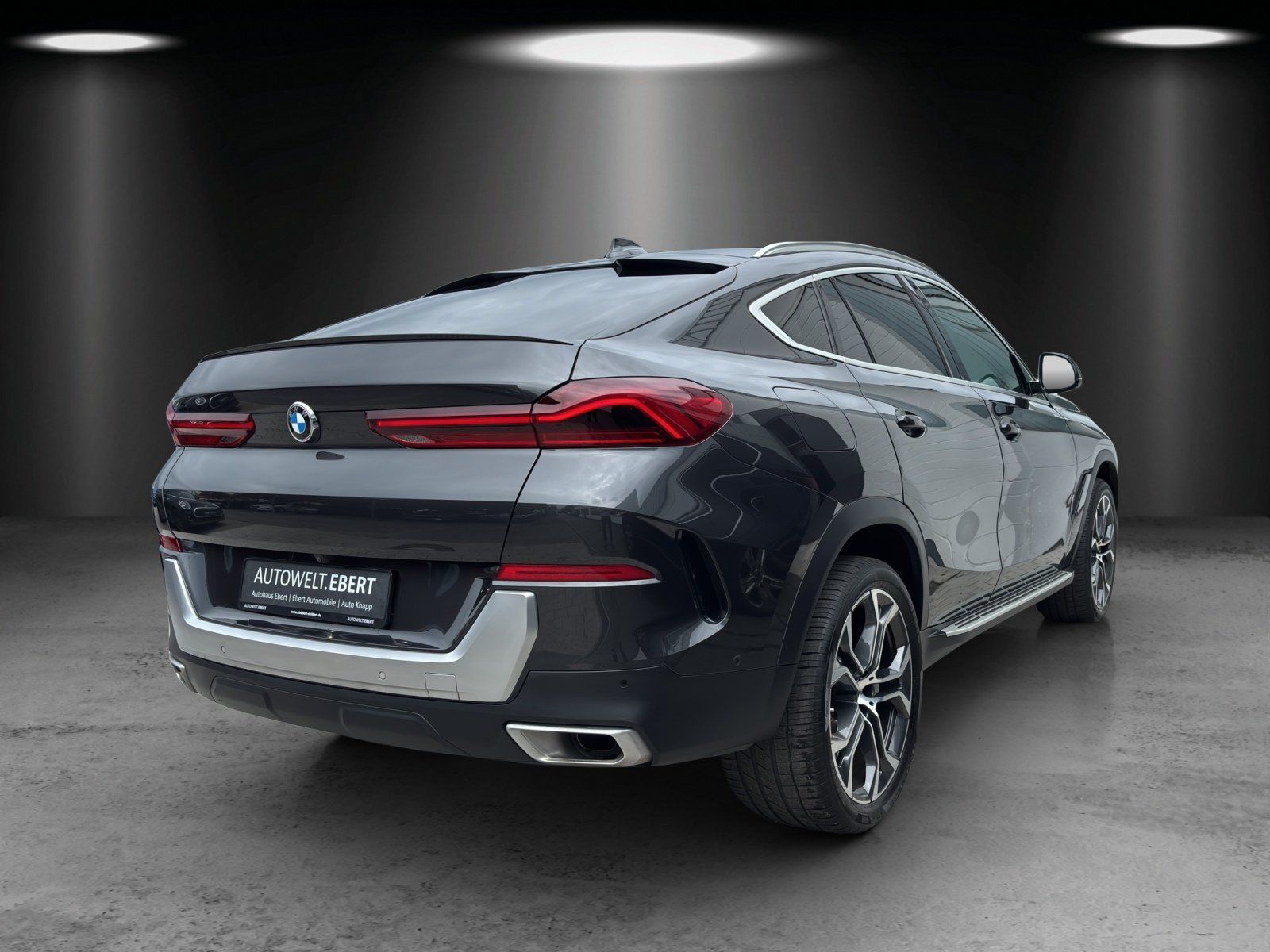 Fahrzeugabbildung BMW X6 xDrive 30d xLine/PANO-DA./AHK/LASER/HUD/360°