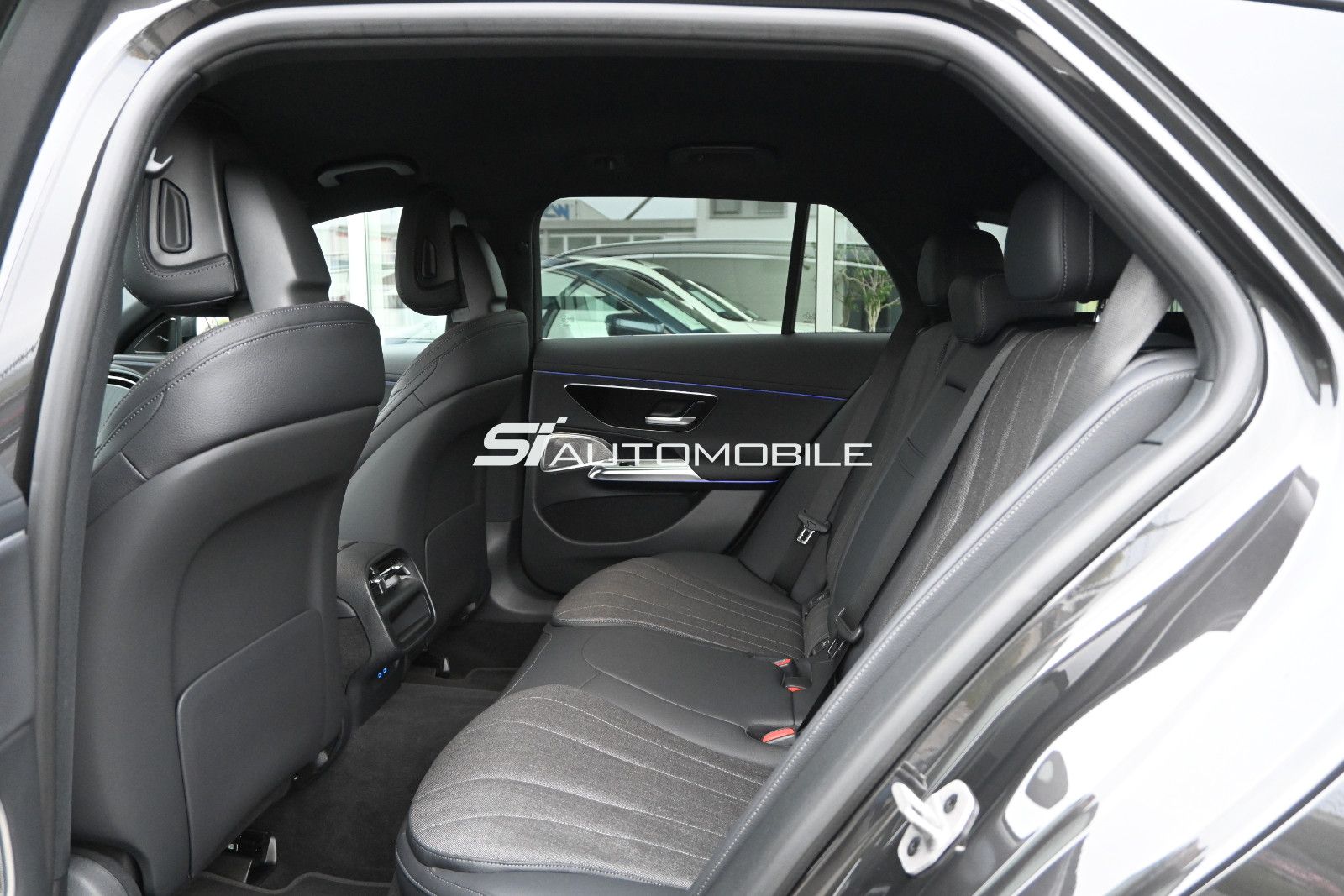 Fahrzeugabbildung Mercedes-Benz E 200 T Avantgarde °ACC°AHK°HUD°DIGITAL LIGHT°