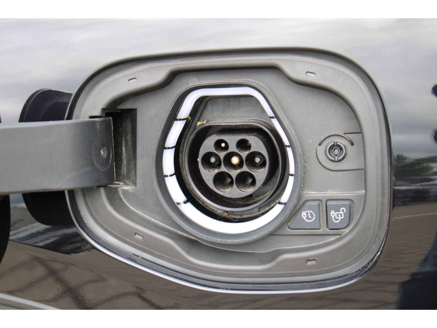 Fahrzeugabbildung Ford Kuga Plug-In Hybrid PHEV Titanium Automatik Navi