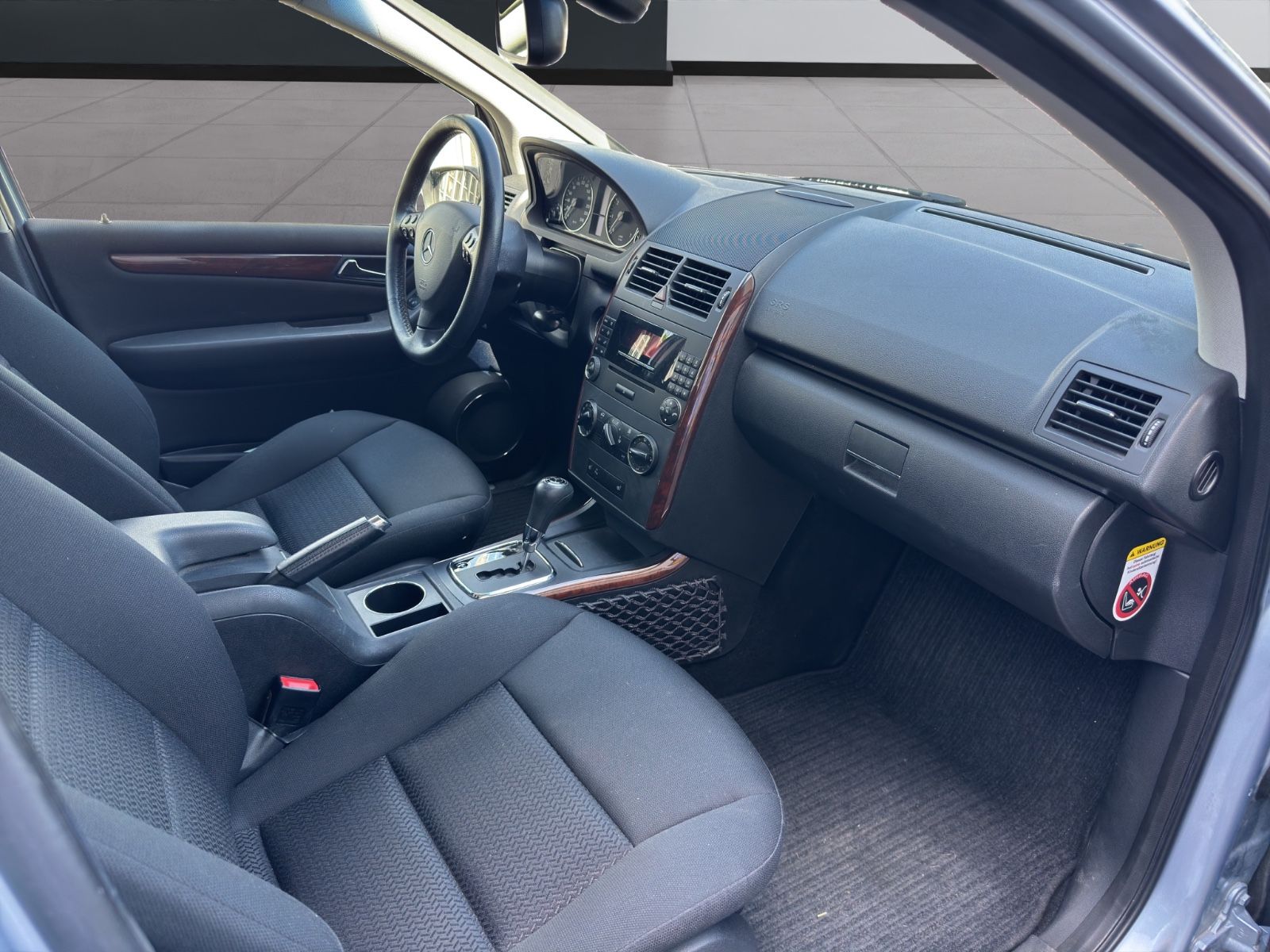 Fahrzeugabbildung Mercedes-Benz A 200*Klima*Sitzheiz*Bi-Xenon*Einparkhilfe*