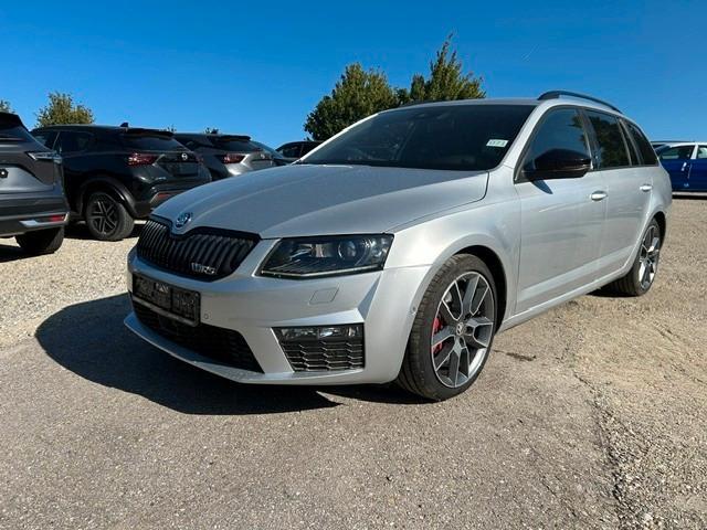 Skoda Octavia Combi RS AHK