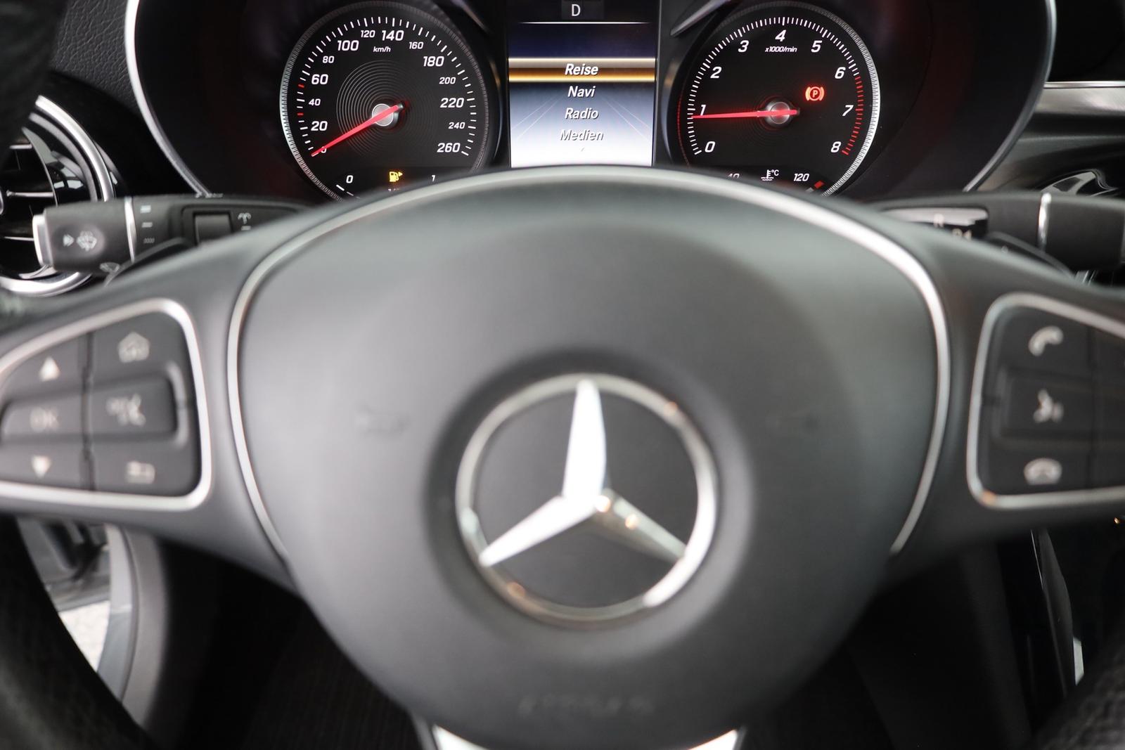 Mercedes-Benz C180 T CGI Avantgarde LED Navi Sitzheizung PDC