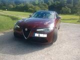 Alfa Romeo Giulia 2.0 Turbo 16V 206 kW AT8-Q4 Veloce Veloce - Alfa Romeo Giulia: 2.0