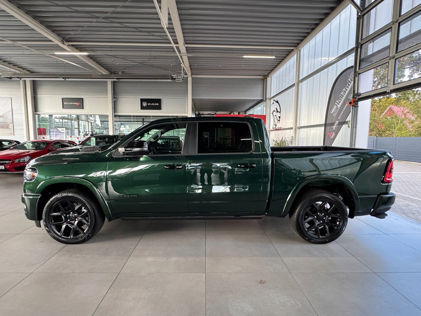 Fahrzeugabbildung Dodge RAM 1500 Crew Cab Laramie Night 5.7 V8 MY 2026