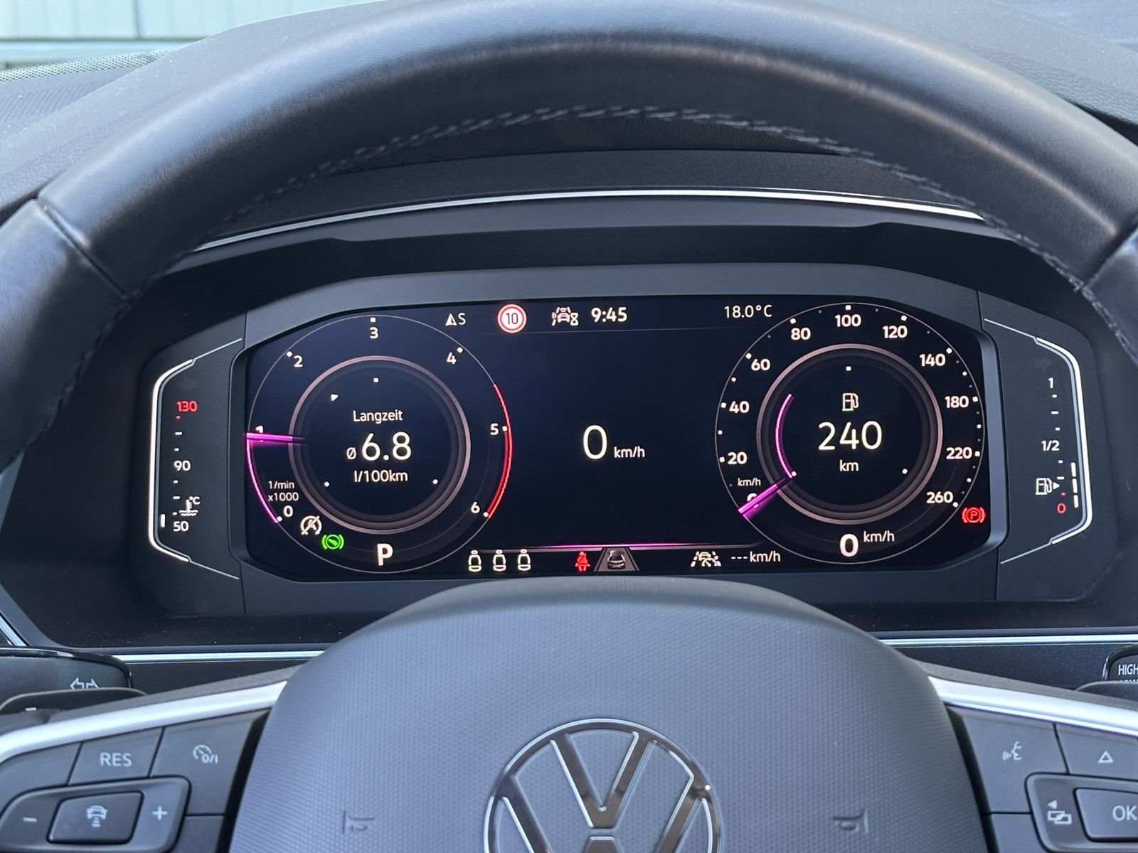 Fahrzeugabbildung Volkswagen Tiguan 2.0 TDI DSG Elegance NAV+LED+ACC+AHK+SHZ