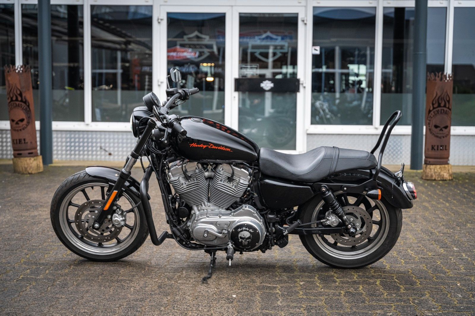 Fahrzeugabbildung Harley-Davidson XL883L SUPERLOW SPORTSTER - VANCE&HINES -