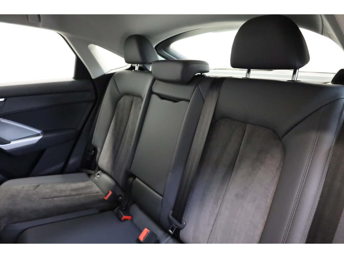 Audi Q3 Sportback 35 TDI S line Alca/NAV/Virt./RFK, миниатюра 11