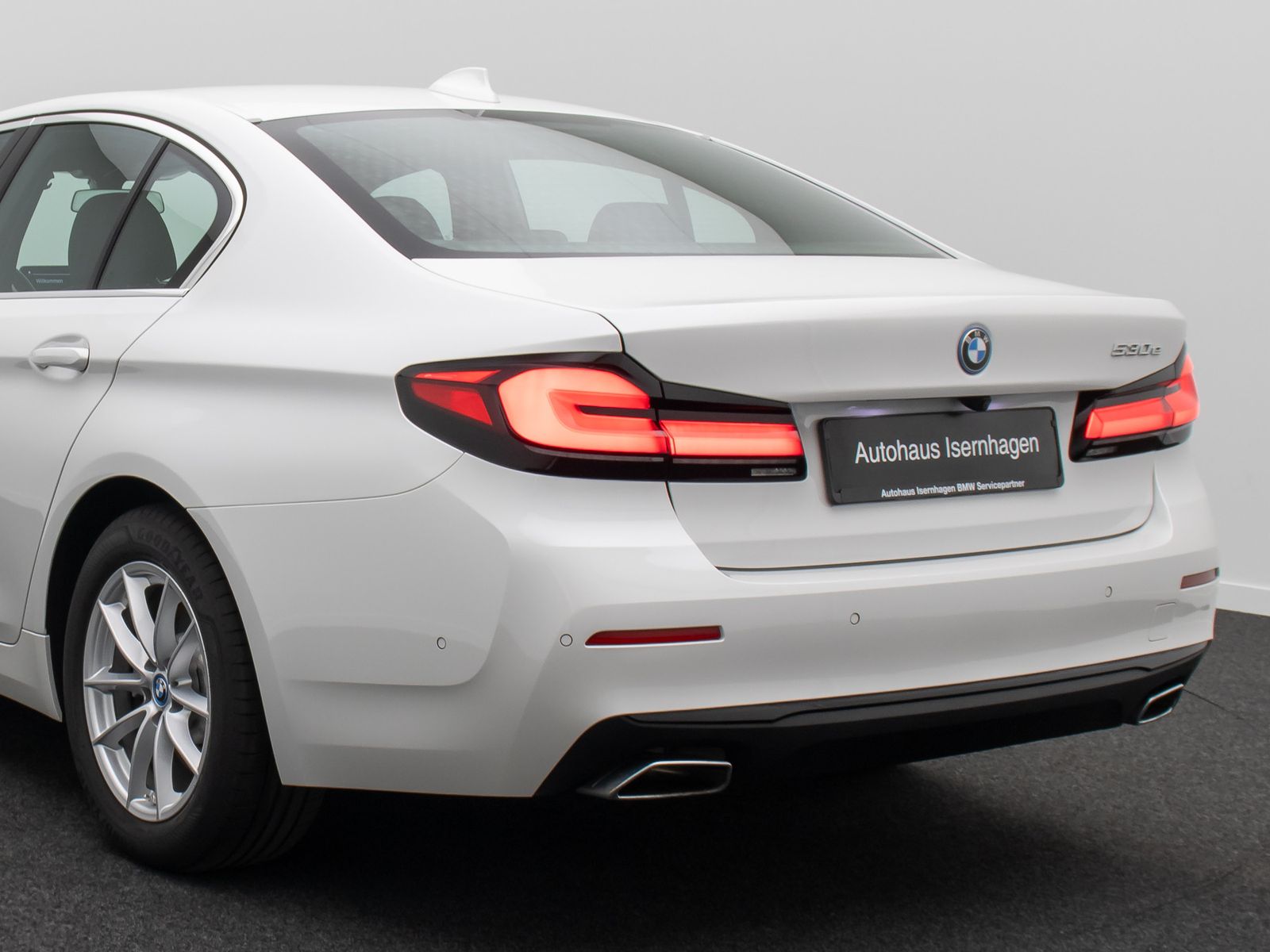 Fahrzeugabbildung BMW 530e ACC 360° HUD DAB Memory Alarm Leder Sport