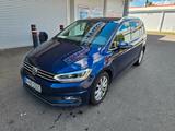 Volkswagen Touran 1.5 TSI DSG Highline*StdHzg*PANO*Keyless - Volkswagen Touran mit Benzin-Antrieb: Blau