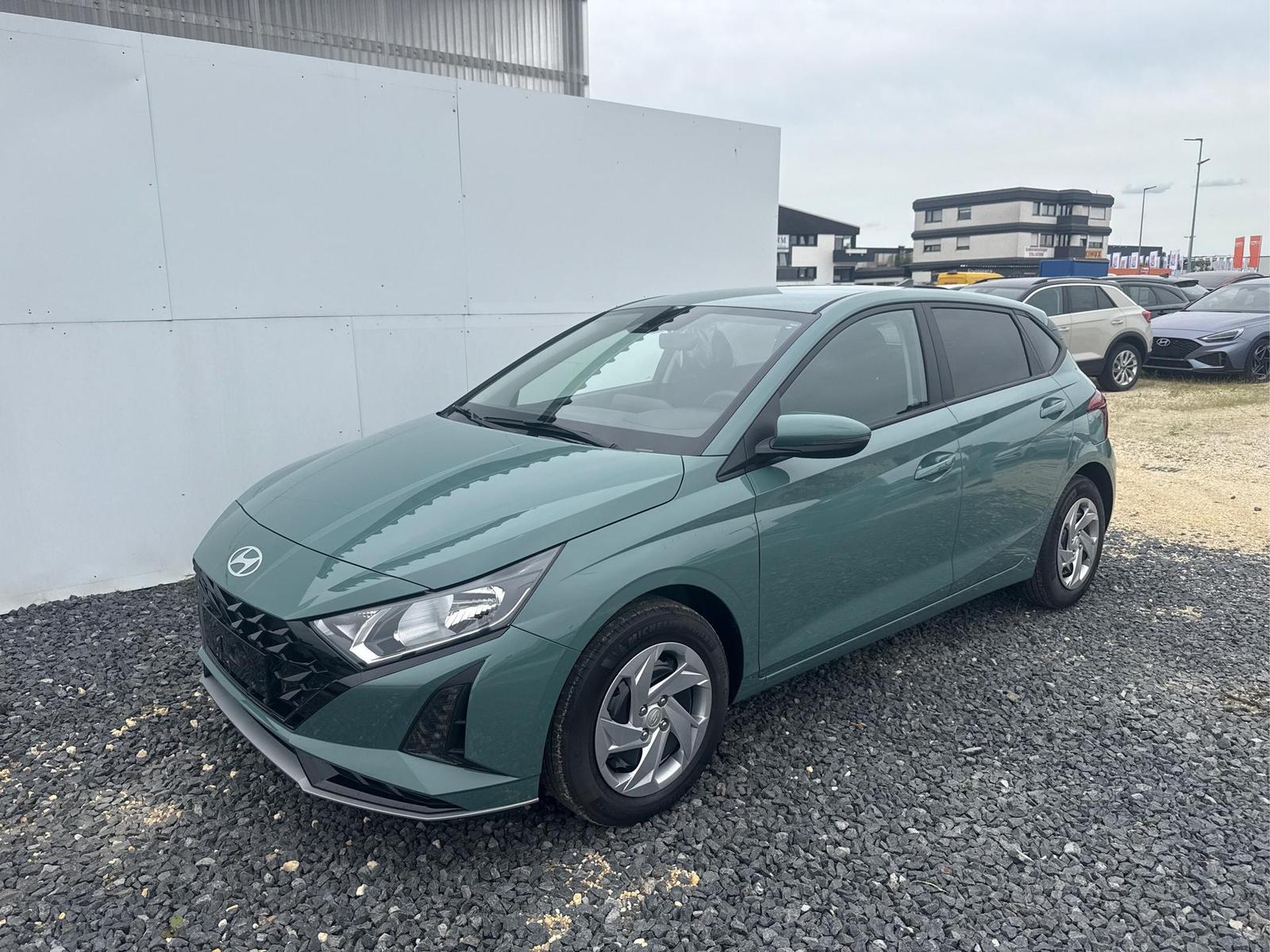 Hyundai i20 COMFORT KLIMAAUTOAMTIK SHZ NAVI RFK PDC 1...