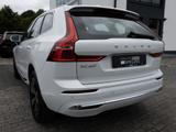 Volvo XC60 T8 Recharge AWD Core NAVI AHK LED PANO 360° - Volvo XC60 Core mit Hybrid-Antrieb (Benzin/Elektro)