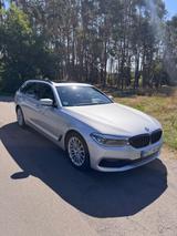 BMW 530d xDrive Touring AHK NAPPA - silberne BMW 530