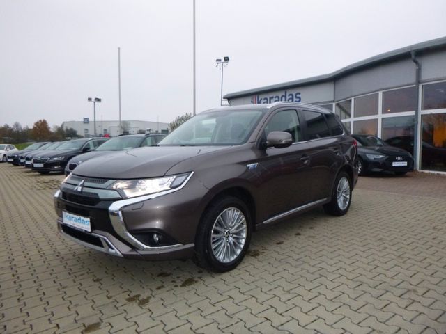 Mitsubishi Outlander  2,4 Plug-in-Hybri d >4x4/AUT/SHZ/KAM