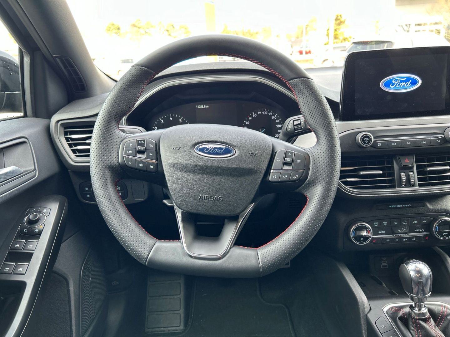 Fahrzeugabbildung Ford Focus Turnier ST-Line 1.0 EcoBoost Mild-Hybrid