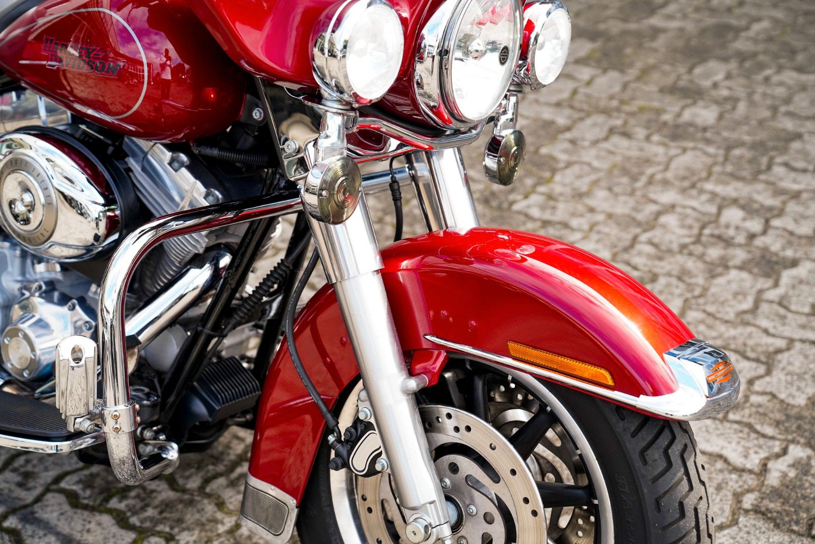 Fahrzeugabbildung Harley-Davidson FLHTP Electra Glide Twin Cam 96 - Sissybar -