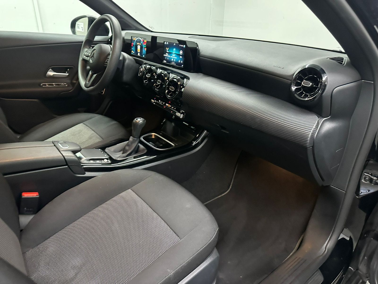 Fahrzeugabbildung Mercedes-Benz A 200 d Limousine *KAMERA*NAVI*CARPLAY*AHK*