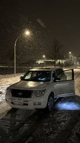 Toyota Land Cruiser 200 tausch - Toyota Land Cruiser mit Benzin-Antrieb: Geländewagen