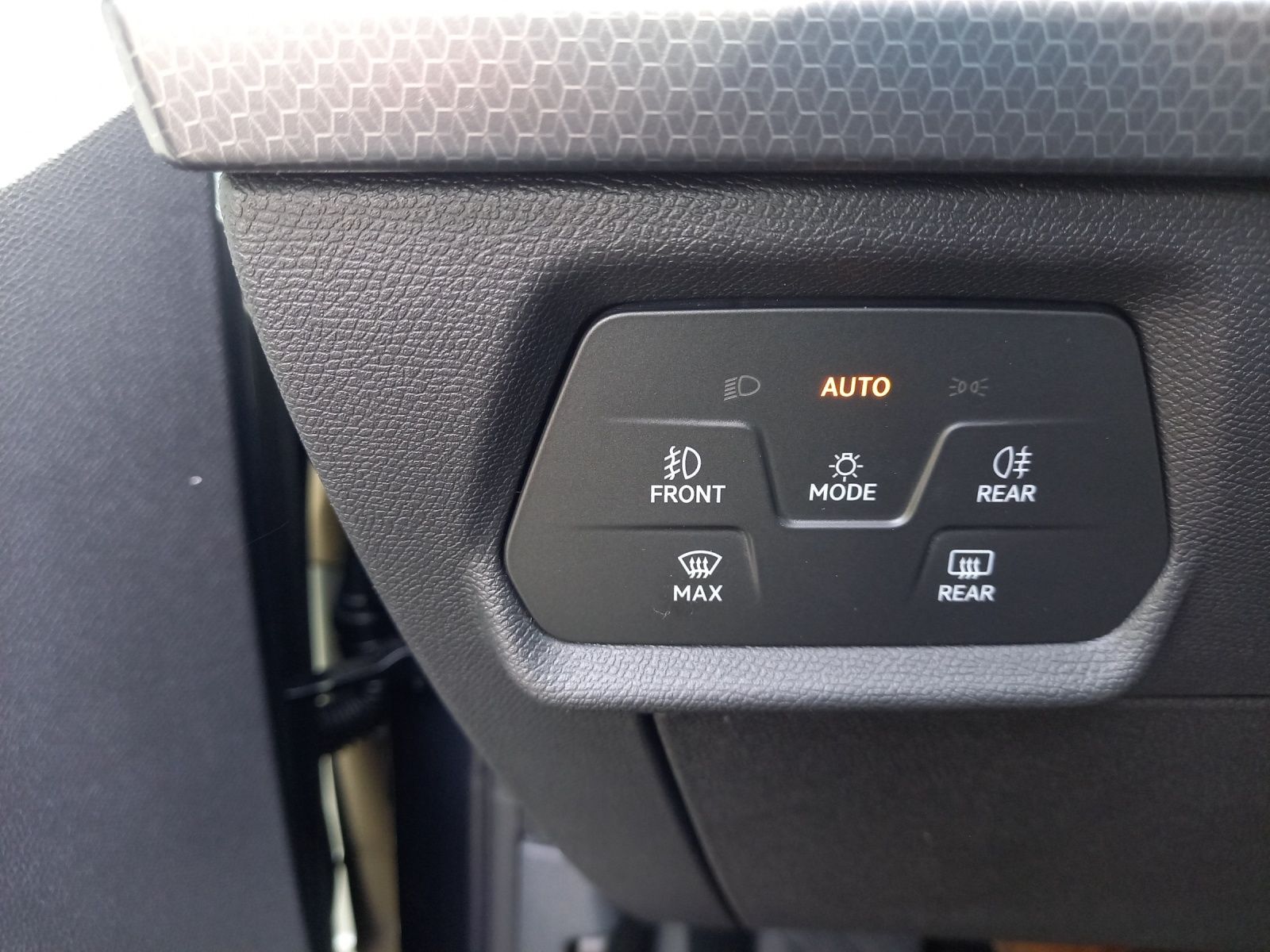 Fahrzeugabbildung SEAT Leon Sportstourer Style Edition 1.5 TSI AHZ Full