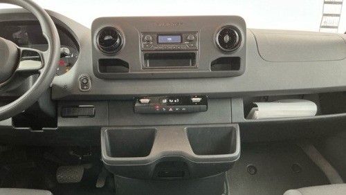 Fahrzeugabbildung Mercedes-Benz Sprinter 215 CDI 9G DoKa Klima AHK