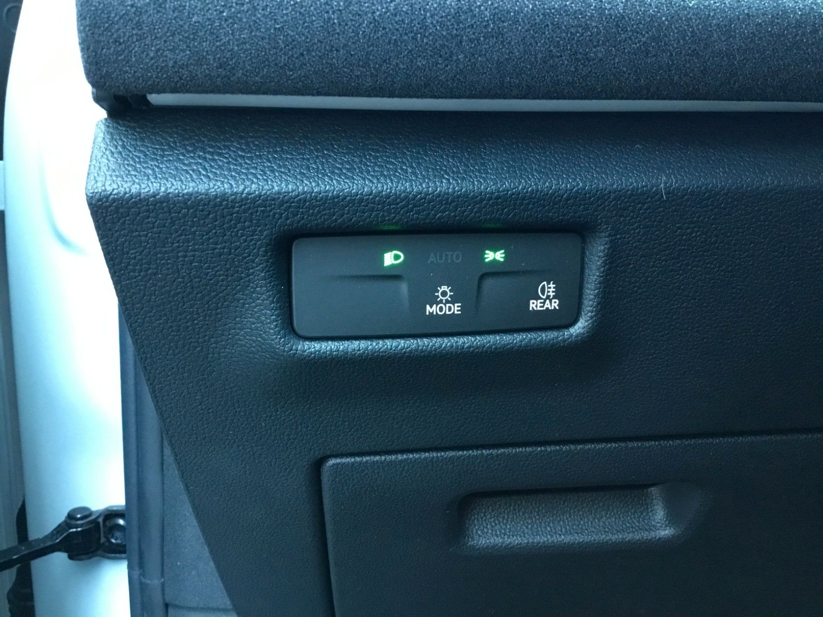 Fahrzeugabbildung Volkswagen Tiguan 1.5 eTSI DSG+AHK+LED+Kamera+Sitzheizung