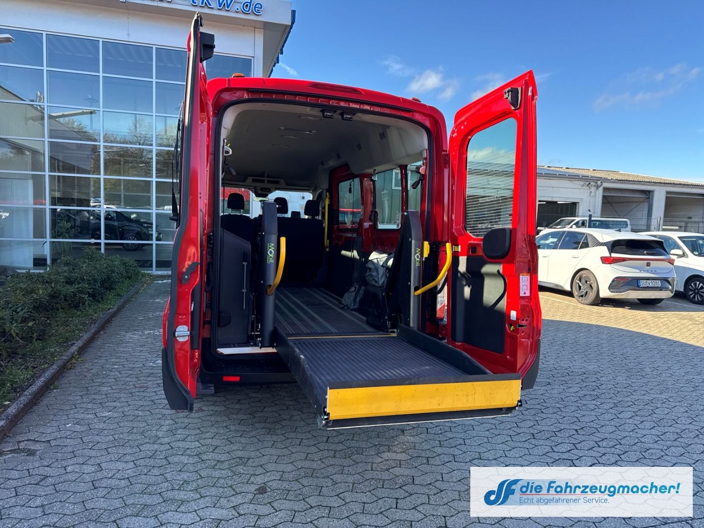 Fahrzeugabbildung Ford Transit Kombi 350 L3 Trend Behindertengerecht*74