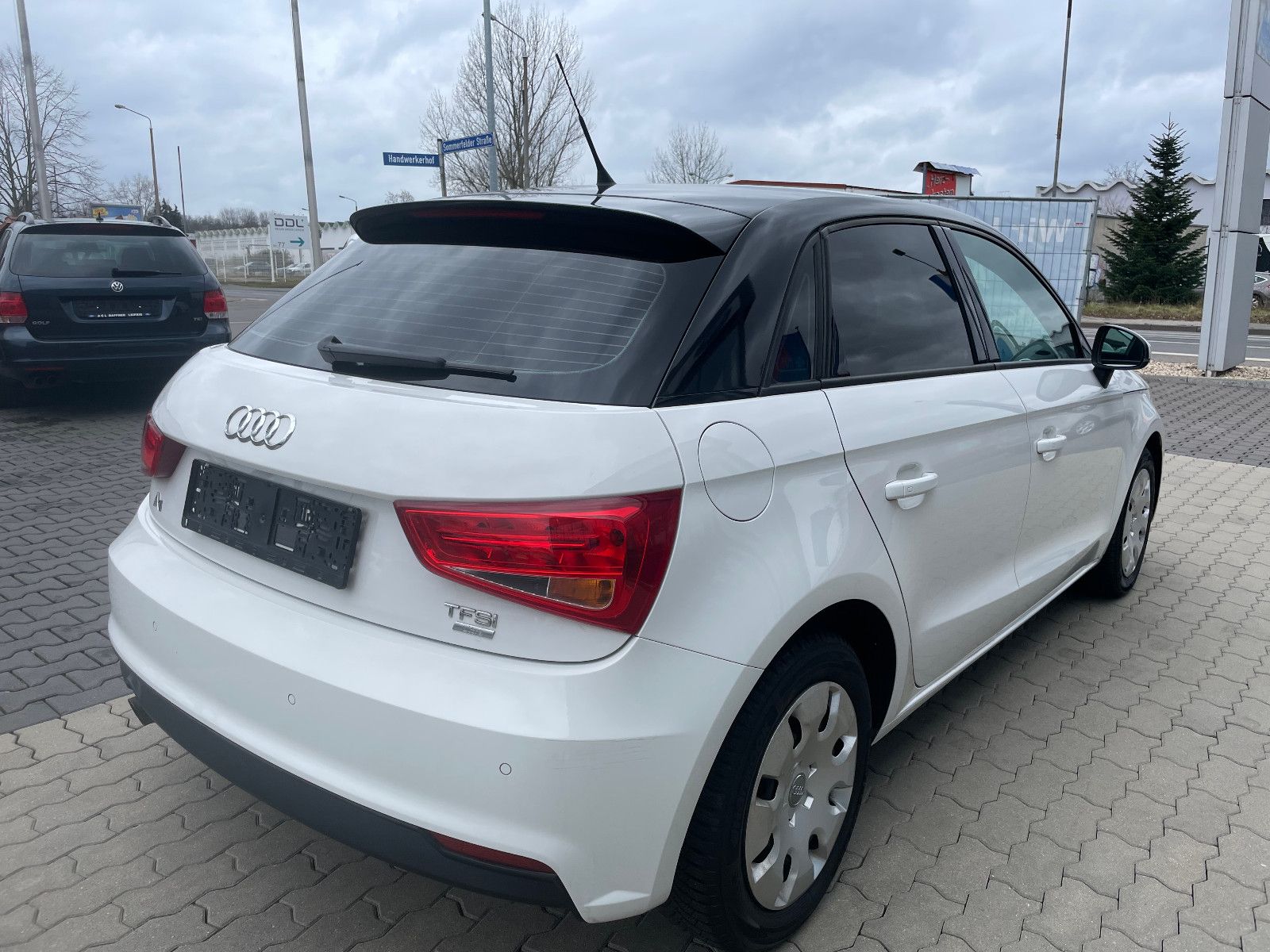 Fahrzeugabbildung Audi A1 Sportback Klima, SHZ, PDC, Lichtsensor