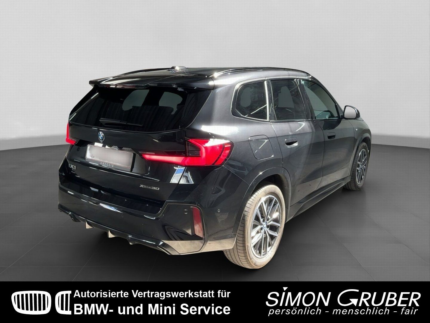 Fahrzeugabbildung BMW iX1 xDrive30 M Sport Pano el.Heckklappe AHK LED