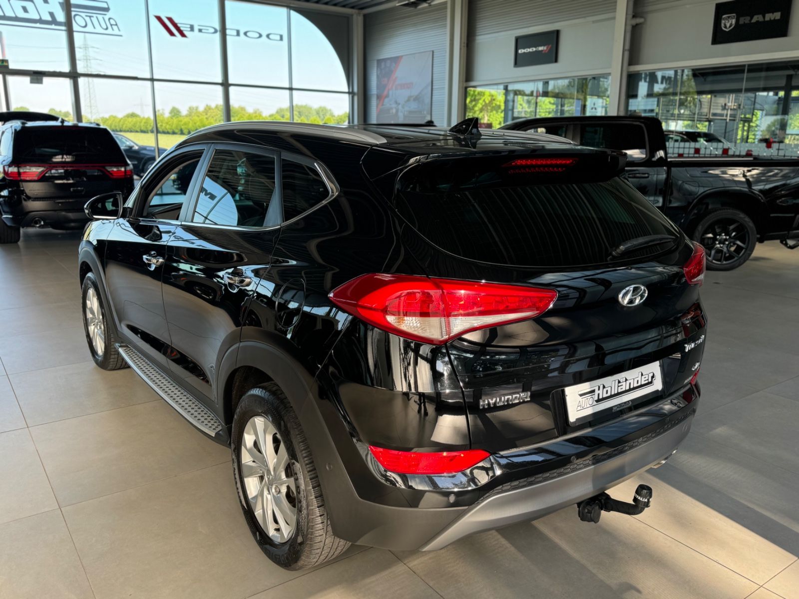 Fahrzeugabbildung Hyundai Tucson 2.0CRDi Premium 4WD "Garantie AHK Leder"