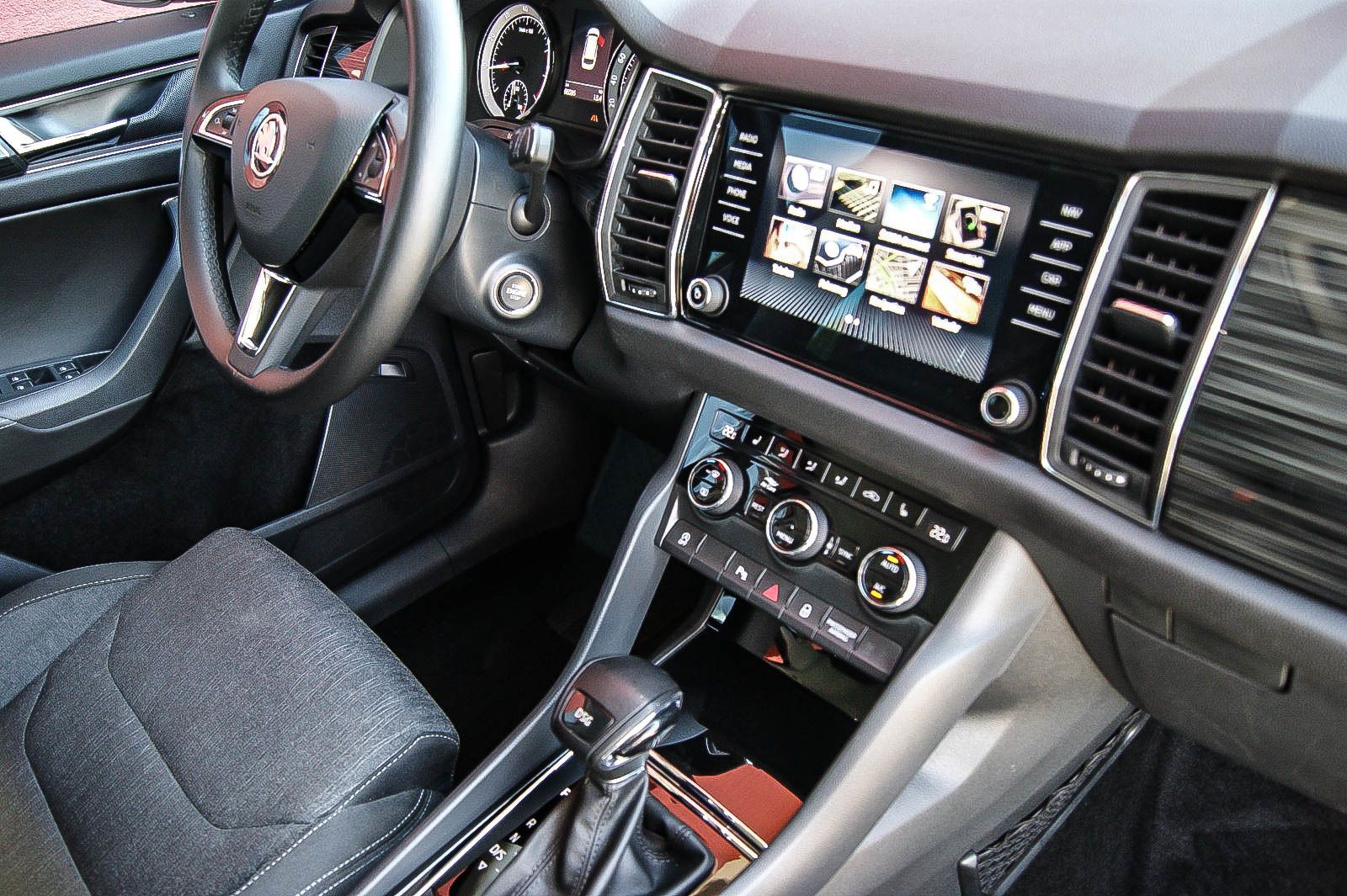 Fahrzeugabbildung SKODA Kodiaq 15TSI  STYLE 7-SITZER KAMERA NAVI LED ACC