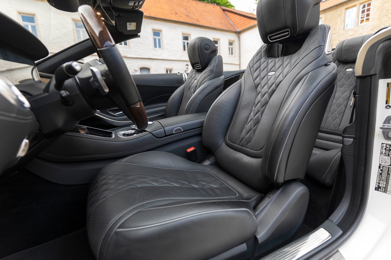 Fahrzeugabbildung Mercedes-Benz S 560 CABRIOLET BURMESTER 360° ACC MASSAGE LED
